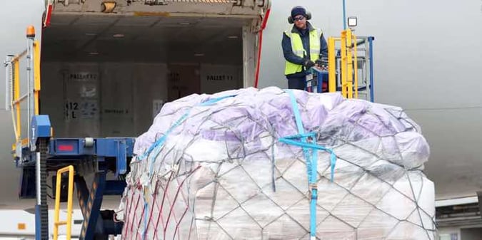 AIR-CARGO-PALLET-BEING-LOADED-FREIGHT