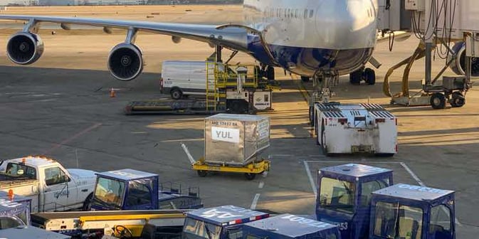 airfreight-being-loaded-on-passenger-plane