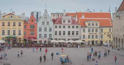 Shipping Estonia from Canada: Things to Consider
