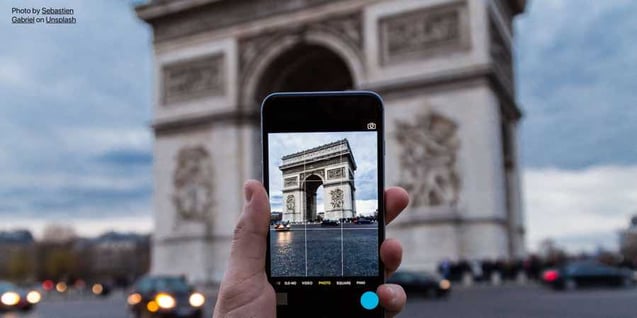 france-paris-arch-triumph-selfie