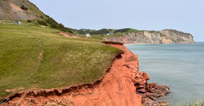 Most affordable and reliable shipping options to Magdalen Islands