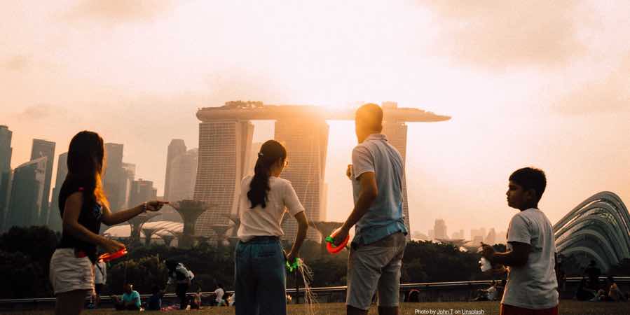 singapore-skyline-family