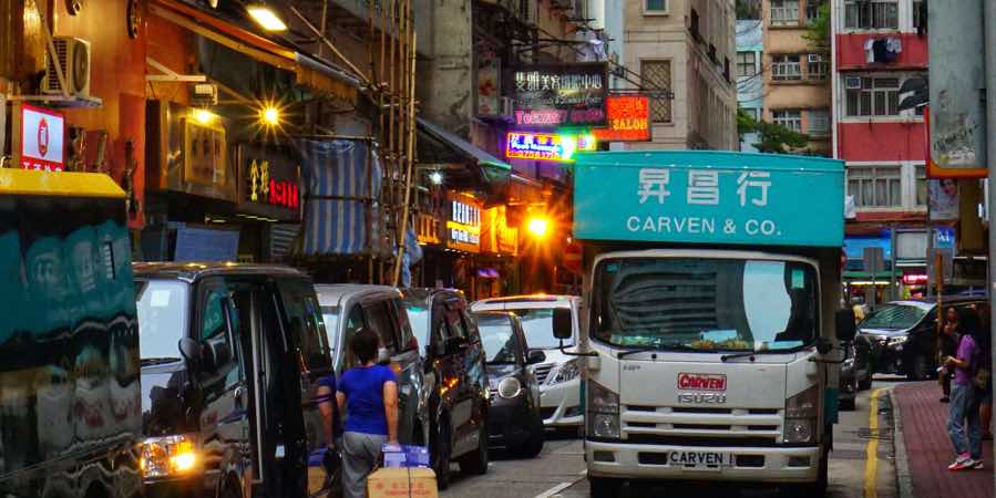 taiwan-busy-street-truck